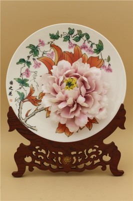 洛陽(yáng)商務(wù)工藝禮品 手工牡丹瓷的璀璨魅力